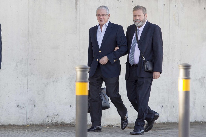 <p>Pablo Crespo y Miguel Durán, a su llegada a la Audiencia Nacional, en octubre de 2016, cuando empezó el juicio. </p>