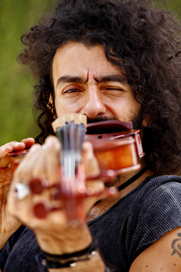 <p>El violinista Ara Malikian, durante la entrevista. </p>
