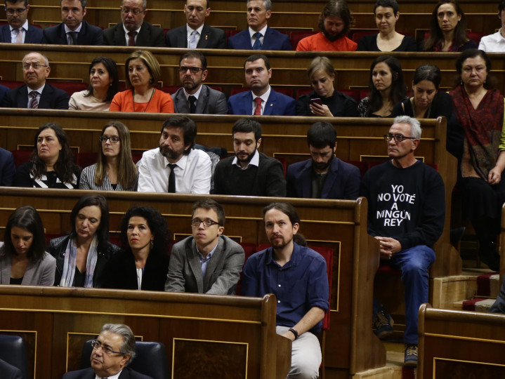 <p>La bancada de Unidos Podemos, durante la apertura solemne de la XII Legislatura. </p>
