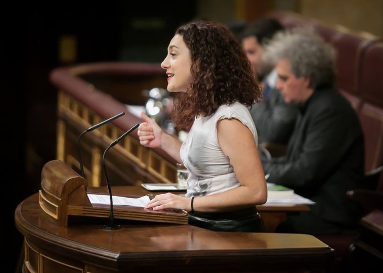 <p>La diputada de Unidos Podemos - En Comú Podem - En Marea, Aina Vidal, defiende en el Pleno la PrL sobre fijación de la cuantía del salario mínimo interprofesional.</p>