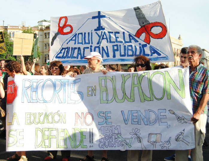 <p>Manifestación el 7 de junio de 2012 en Sevilla en protesta por la subida de tasas en educación. </p>