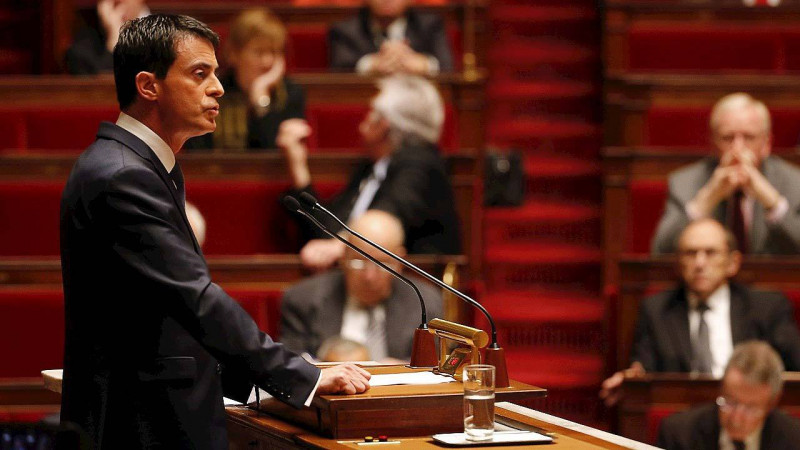 <p>El primer ministro de Francia, Manuel Valls, se dirige al Parlamento francés.</p>