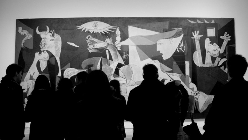 <p>El <em>Guernica</em>, colgado en la pared del Museo Reina Sofía.</p>
<p> </p>