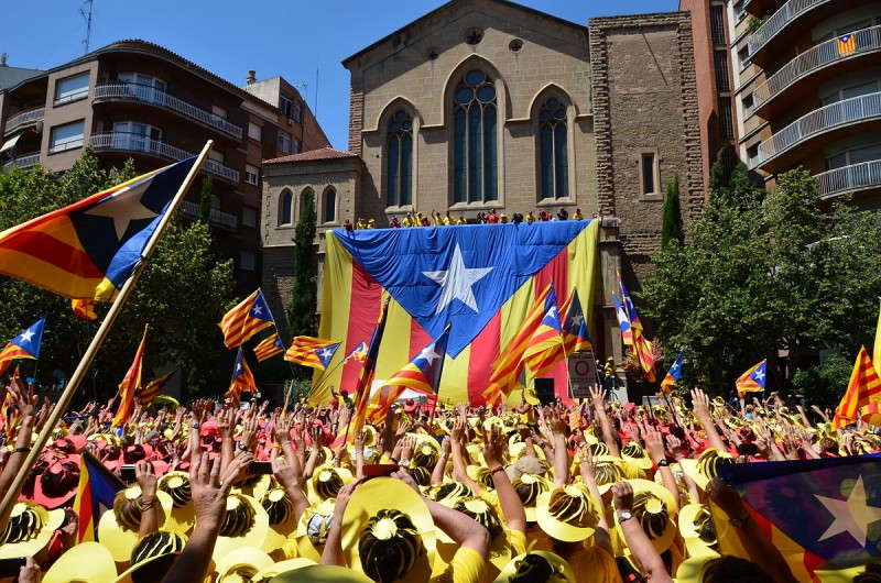 <p>Estelada humana en la plaza de Crist Rei de Manresa el 7 de julio de 2013.</p>