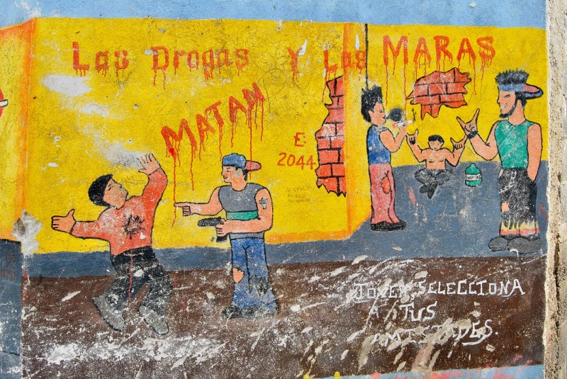 <p>Mural contra las drogas y las maras en La Antigua (Guatemala)</p>
