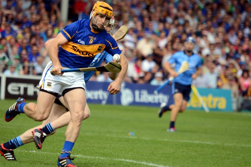 <p>Dos equipos de hurling, Dublín y Tipperary, disputan un partido en 2014. </p>