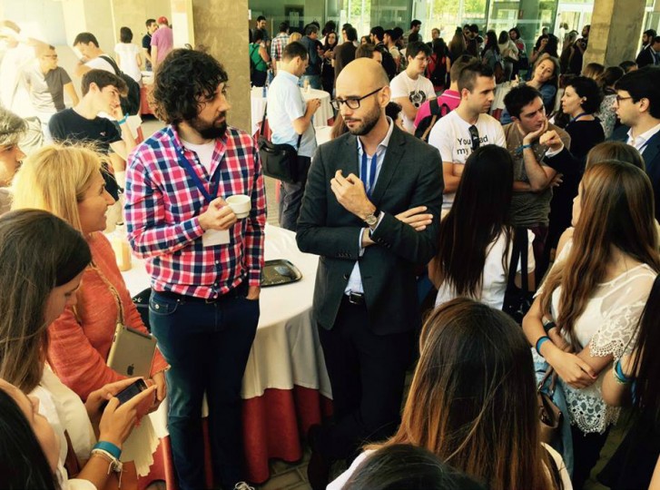 <p>Jóvenes universitarios en un foro en la embajada de Estados Unidos en Madrid. Mayo de 2015. </p>