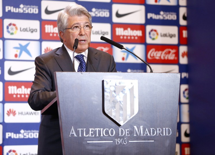 <p>Enrique Cerezo, presidente del Atlético de Madrid, en un acto de presentación de nuevos jugadores. Julio de 2016. </p>