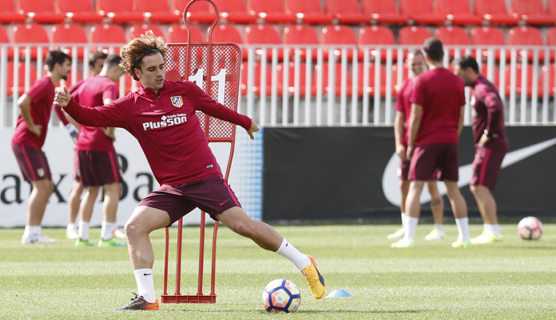 <p>Antoine Griezmann, durante un entrenamiento del Atlético de Madrid.</p>