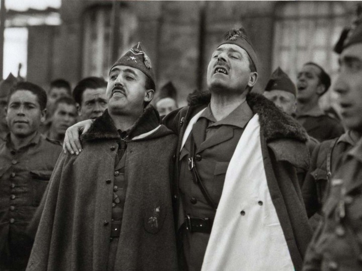 <p>Francisco Franco y Millán Astray en un acto de la Legión en 1926.</p>