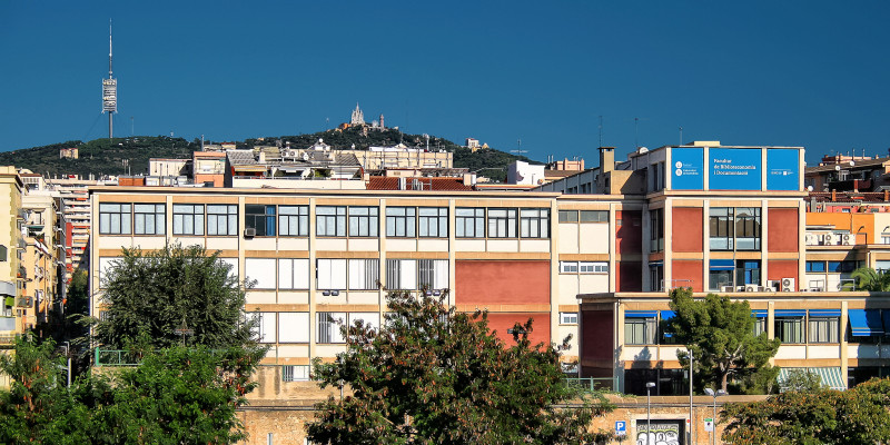 <p>Facultat de Biblioteconomia i Documentación, Universitat de Barcelona. 2014. </p>