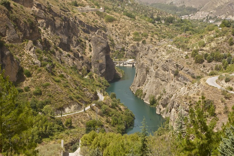 <p>Río Genil, junto la presa de Güejar-Sierra, Sierra Nevada.</p>