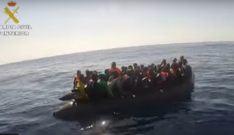 <p>Inmigrantes llegando a la costa de Almería</p>