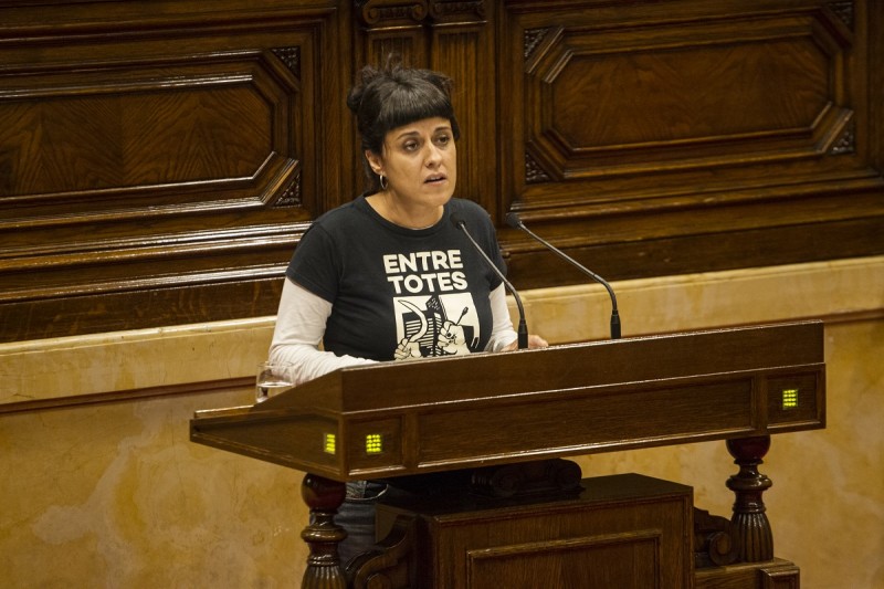 <p>La portavoz de las CUP, Anna Gabriel, durante su intervención en el pleno del Parlament el pasado 10 de octubre.</p>