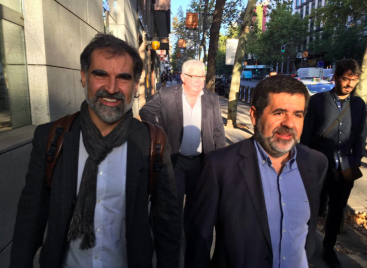 <p>Cuixart y Sánchez a la entrada de la Audiencia Nacional.</p>