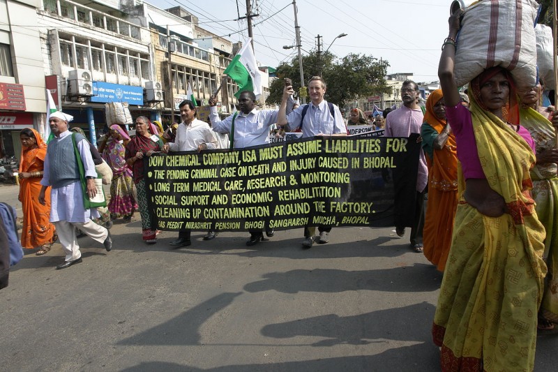<p>Manifestación para exigir la compensación a las víctimas del desastre de Bhopal (2010).</p>