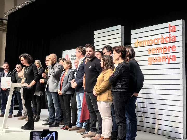 <p>Miembros de ERC, tras conocer los resultados del 21D.</p>