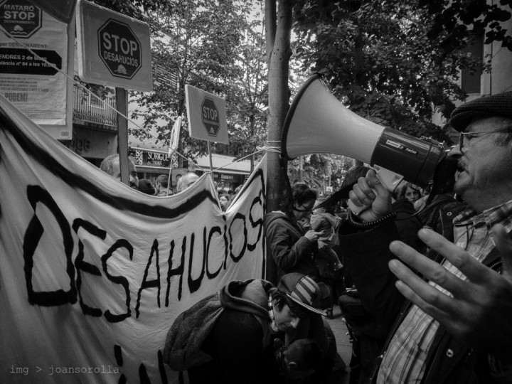 <p>Manifestación antidesahucios en Mataró. </p>