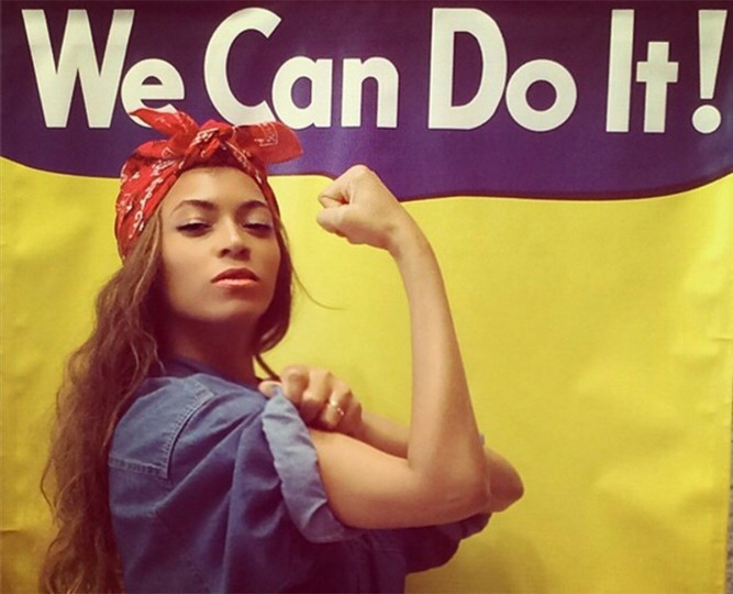 <p>Beyoncé, en una pose que imita a Rosie, la Remachadora. </p>