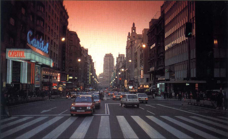 <p>Una imagen de la Gran Vía de Madrid, en los años ochenta.</p>