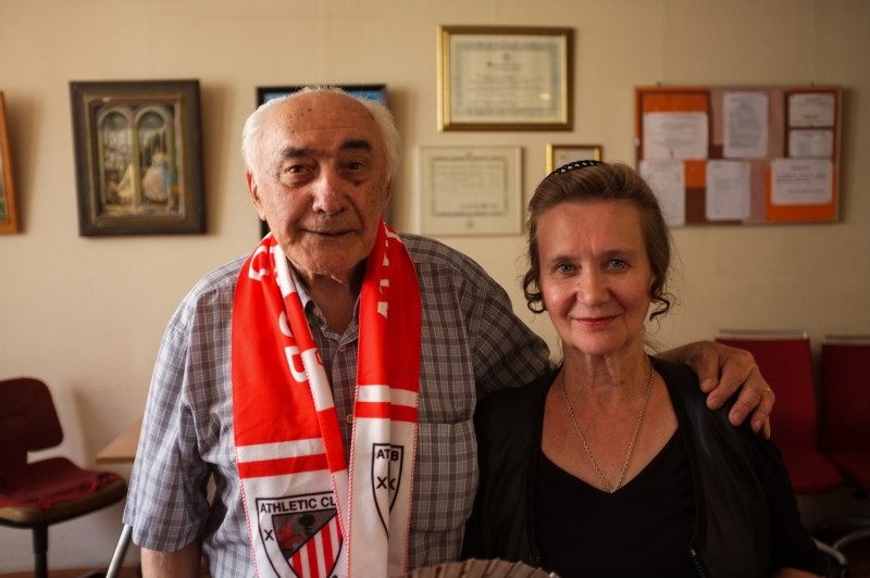 <p>Luis García, oriundo de Bilbao, y Julia Sanz, viuda de un Niño de la Guerra, en el Centro Español de Moscú / Pablo Jiménez Arandia. </p>