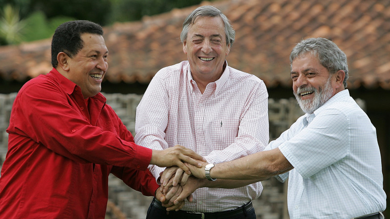 <p>Chávez, Kirchner y Lula en 2006.</p>