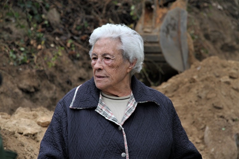 <p>Felipa Peinado durante la excavación. </p>