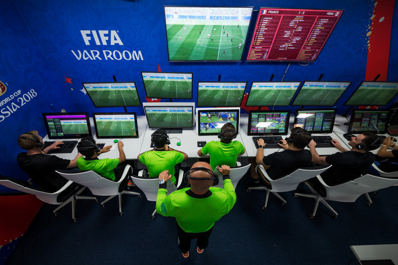 <p>Sala del VAR durante el partido Francia – Perú del Mundial de Rusia.</p>