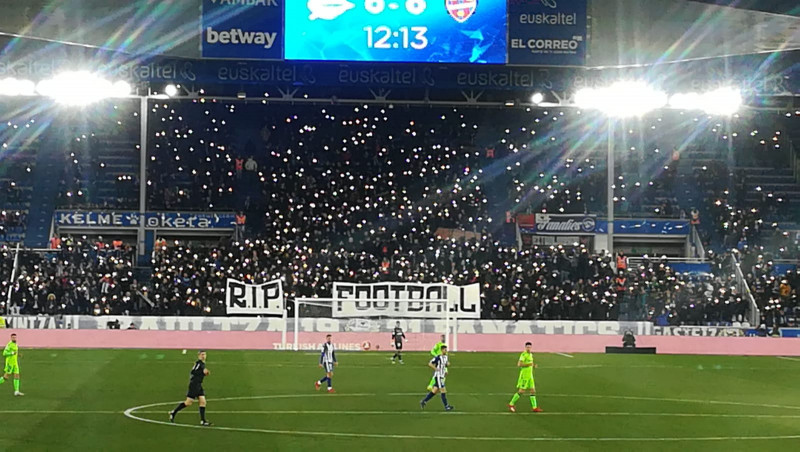 <p>Acto de protesta en el estadio del Alavés. </p>