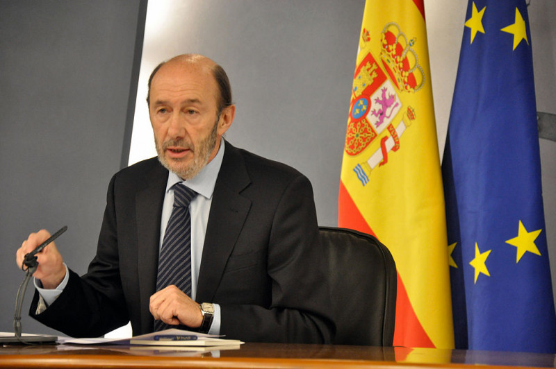 <p>Alfredo Pérez Rubalcaba en rueda de prensa tras una reunión de la Comisión Delegada del Gobierno para situaciones de crisis. 2010.</p>
