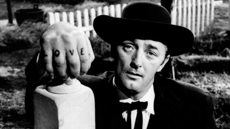 <p>Robert Mitchum en un fotograma de <em>El cabo del terror</em> (1962).</p>