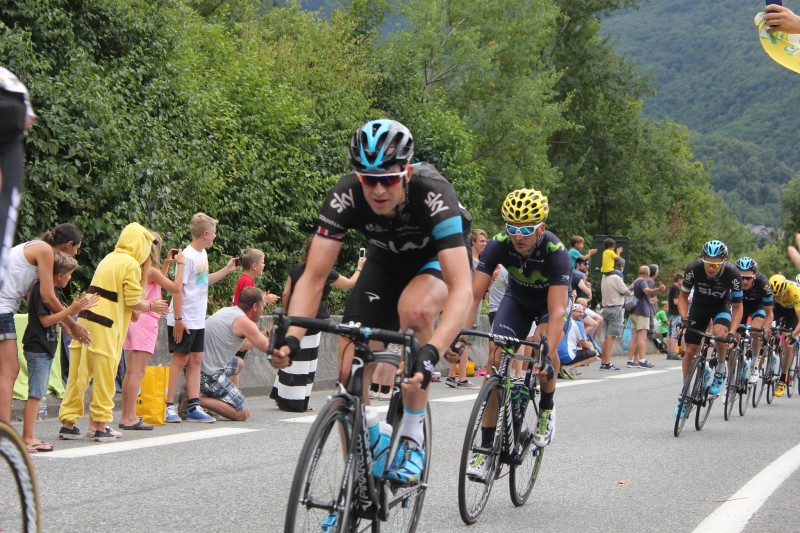<p>Varios corredores del Sky (Thomas en primer plano, Froome al fondo) durante el Tour de Francia de 2015.</p>