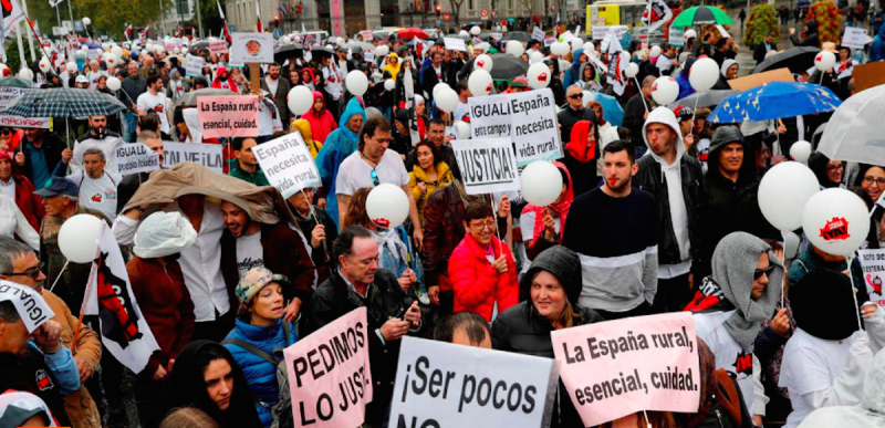 <p>Manifestación contra la despoblación en Madrid en marzo de 2019.</p>