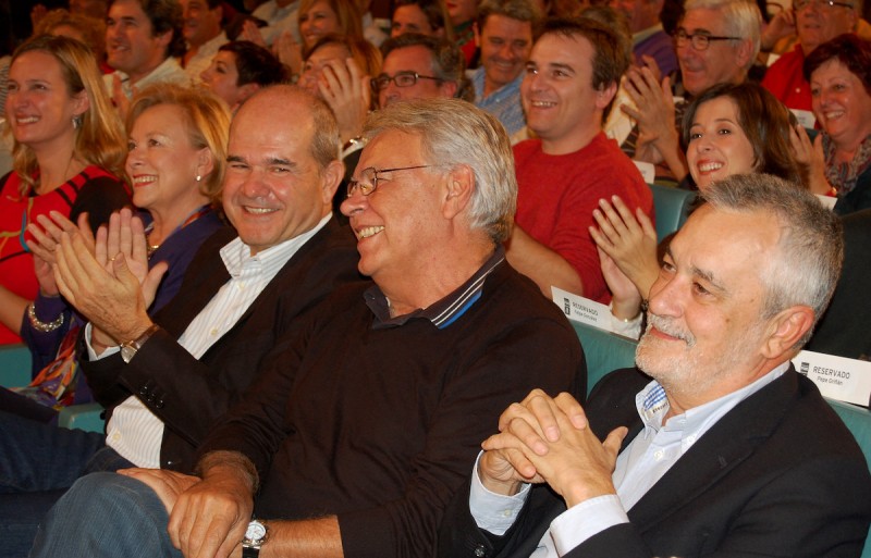 <p>José Antonio Griñán en Cádiz con Felipe González y Manuel Chaves, el 8 de noviembre de 2011.</p>