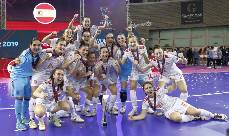 <p>La selección española de fútbol celebrando la victoria del campeonato europeo, 17 de febrero de 2019.</p>