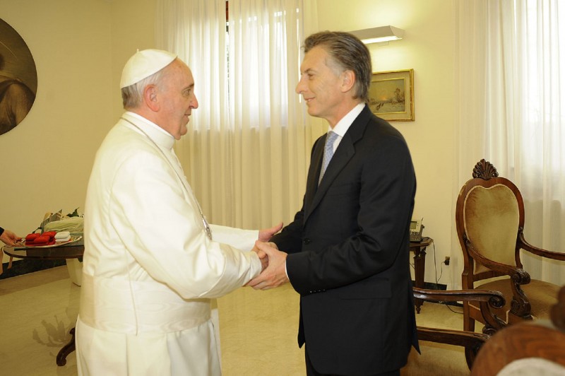 <p>Mauricio Macri y el Papa Francisco en el Vaticano en 2013.</p>