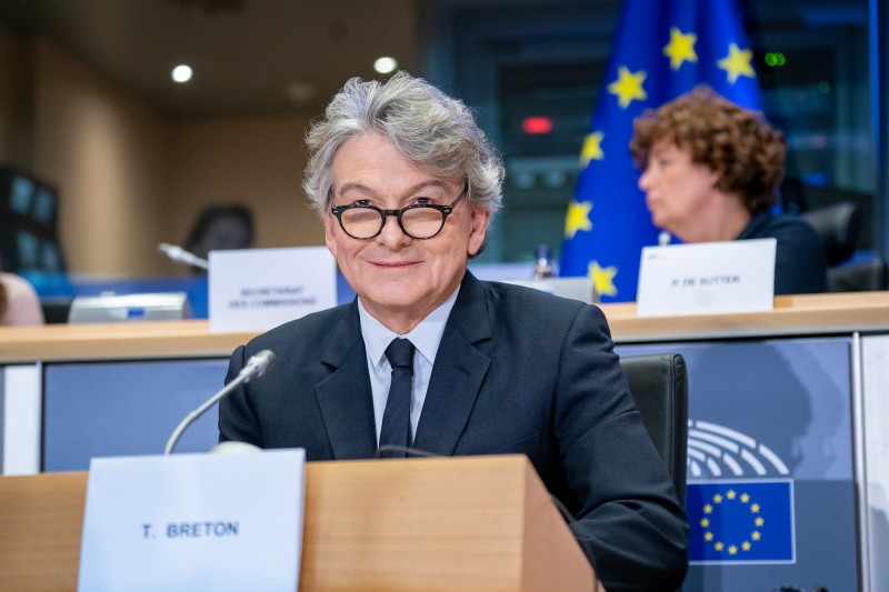 <p>Thierry Breton durante una sesión del Parlamento Europeo, 14 de noviembre de 2019.</p>