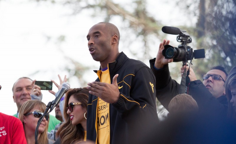 <p>Kobe Bryant en un evento de la plataforma 'HomeWalk' contra el sinhogarismo en 2013.</p>