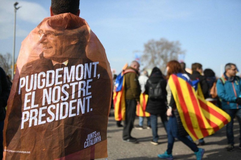 <p>Asistentes al mitín de Puigdemont en  Perpinyà.</p>