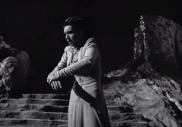 <p>Lady Macbeth se limpia las manos compulsivamente. <em>Macbeth</em> (1948), de Orson Welles</p>