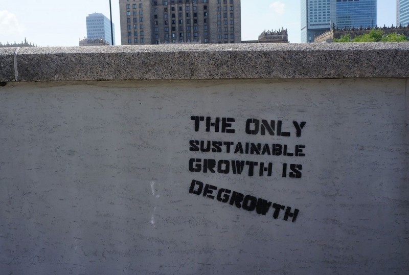 <p>El único crecimiento sostenible es el decrecimiento.</p>