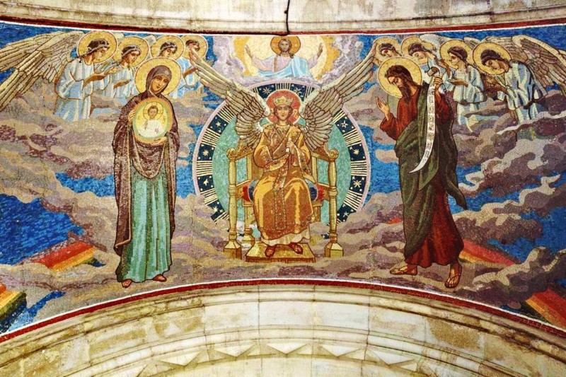 <p>Fresco 'Sofia: la santa sabiduría de Dios' de la basílica de Belyaev (St. Petesburgo).  </p>