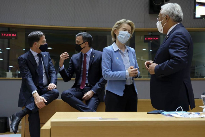 <p>Mark Rutte, Pedro Sánchez, Ursula von der Leyen y Antonio Costa, en la reunión extraordinaria del Consejo Europeo.</p>