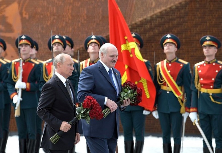 <p>Putin y Lukashenko, en la ceremonia de inauguración del Monumento al Soldado Soviético en la ciudad de Rzhev el pasado 30 de junio.</p>