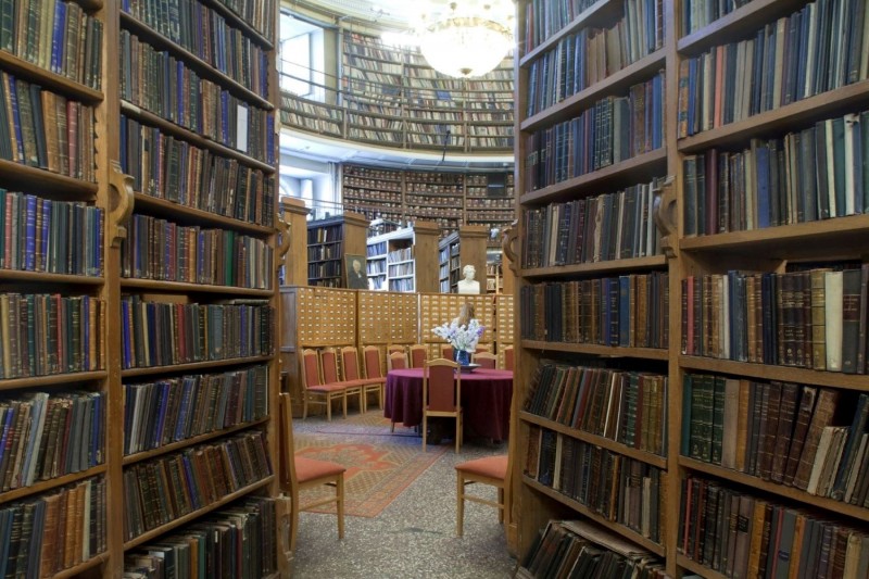 <p>Biblioteca Nacional de San Petesburgo.</p>