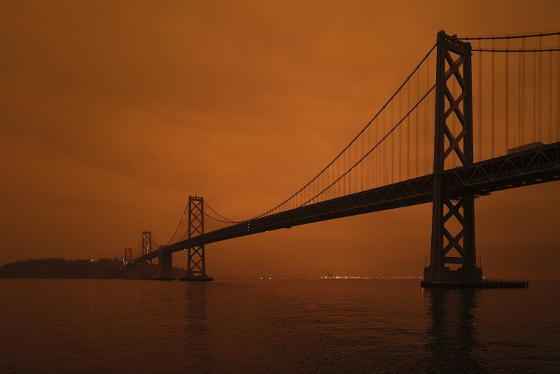 <p>La ciudad de San Francisco cubierta de humo debido a los incendios de California (EE.UU.) en septiembre de 2020.</p>
