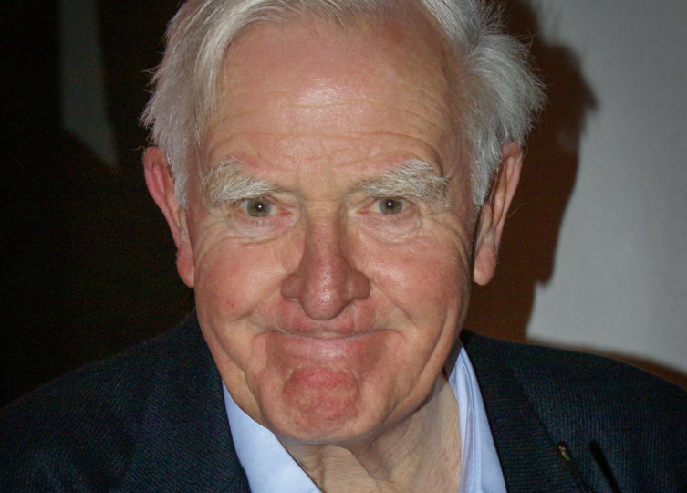 <p>John le Carré en el Zeit Forum Kultur de Hamburgo en 2008.</p>