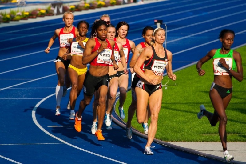 <p>Competición de 800 metros femeninos en el Istaf Berlin 2011, en la que participó Caster Semenya.</p>