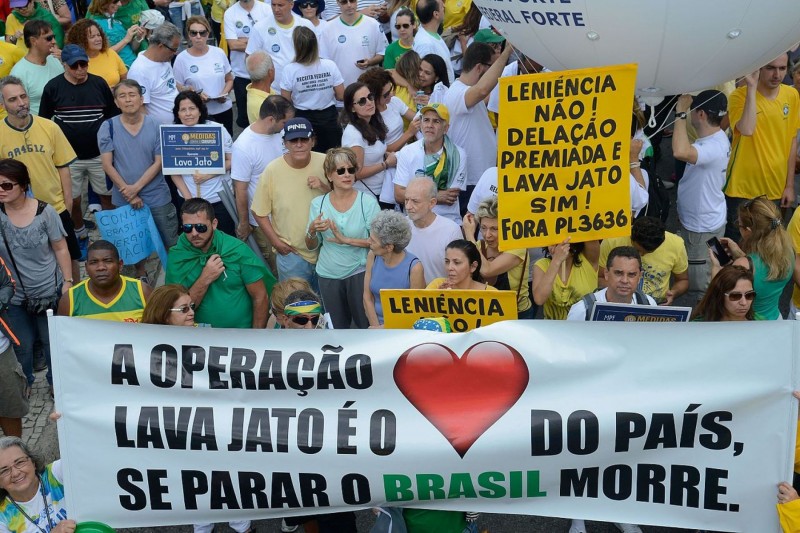 <p>Manifestación a favor de la Operación Lava Jato en Río de Janeiro en 2016. </p>