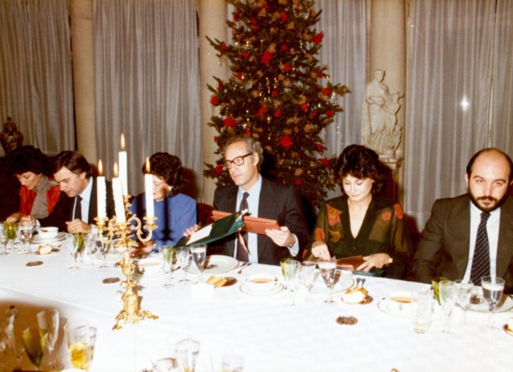 <p>Felipe González, durante la cena de Navidad con los miembros de su Gobierno en 1982.</p>